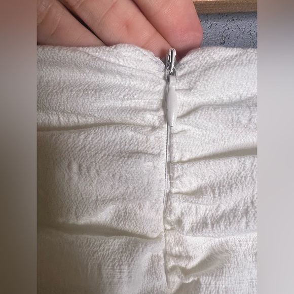 Zara ruched flutter mini skirt.  Size Medium - Picture 5 of 9